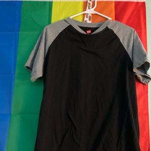 SALE🚨🚨 black and grey short sleeve tee😉